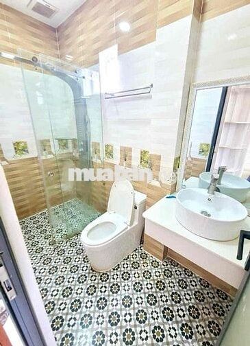 Cho thuê phòng ban công có nội thất