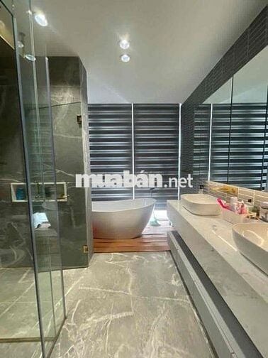 BÁN PENTHOUSE VIP 700m2 3 TẦNG KĐT SUNRISE CITY SOUTH,Q.7 - SÂN VƯỜN.