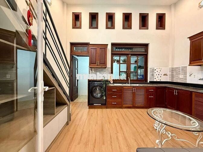 Căn hộ 2 phòng ngủ ban công ngay trung tâm quận 7 - rộng 50m2