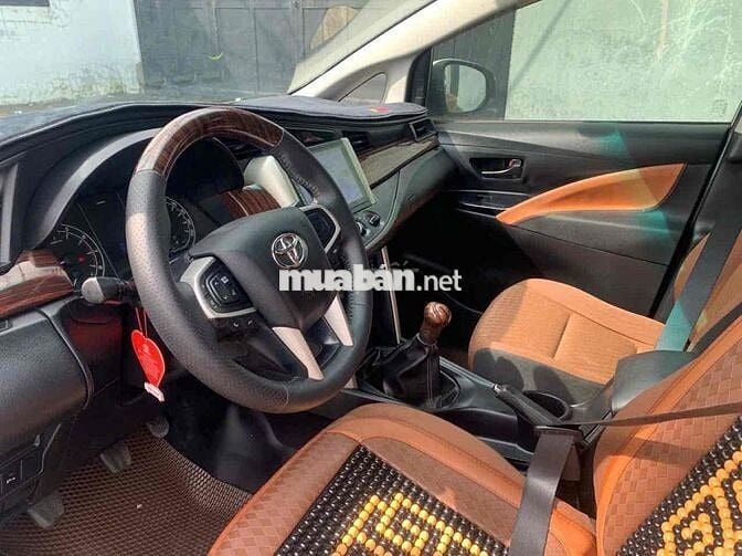 Toyota Innova 2019 2.0E - 90000 km