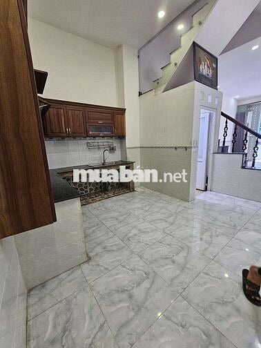 Nhà sạch thoáng gần trường ĐH GTVT, gần pmqt ,2L ,3pn3wc ,đường xe tải