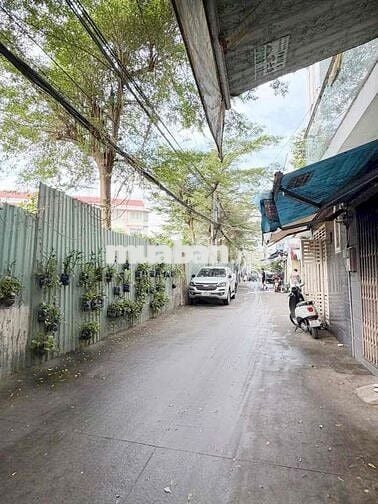 Cho thuê nhà hẻm xe hơi Tôn Thất Thuyết Quận 4-Giá Chỉ 12 triệu