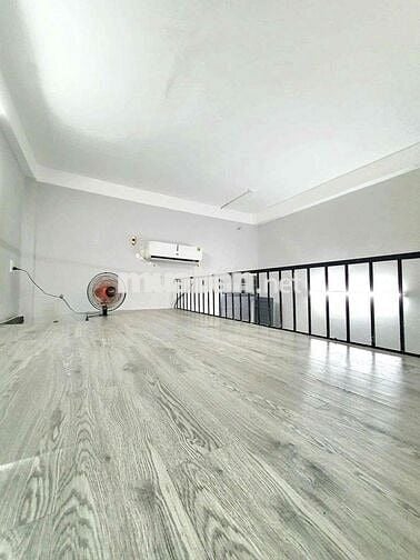 duplex gác cao 2m - 3-4 người ở ngay công viên hoàng van thụ