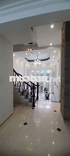 Nhà hẻm xe tải Phan Văn Trị 3 PN giá 17tr