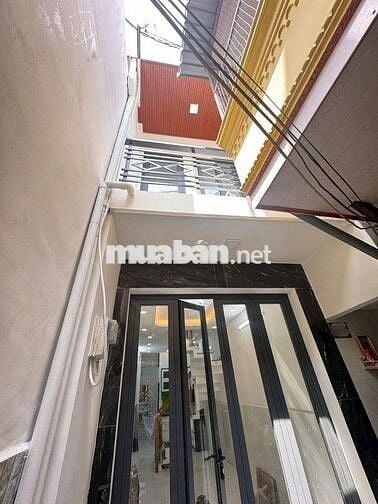 Nhà dt20m2 đúc 1 lầu 2pn 2wc hẻm đường Hoà Bình, Q.Tân Phú