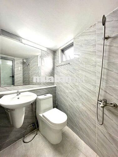 PHÒNG CÓ GÁC MỚI XÂY NGAY CẦU THỊ NGHÈ - THANG MÁY