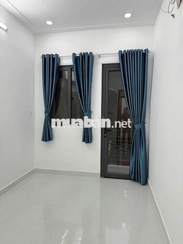 Nhà dt20m2 đúc 1 lầu 2pn 2wc hẻm đường Hoà Bình, Q.Tân Phú