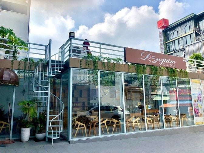 Cho thuê mặt bằng tầng trệt 65m2 tầng trệt tòa nhà đường Ung Văn Khiêm