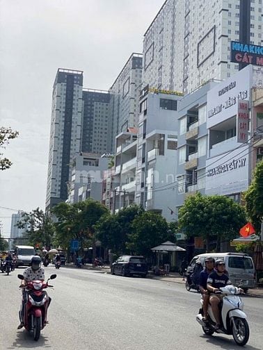 Nhà Mới xây MT Tạ Quang Bửu F4Q8 đt: 4m x 20m,  3 lầu st