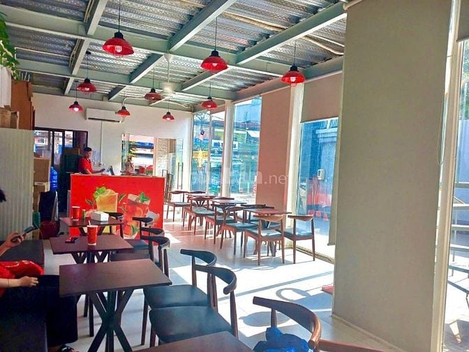 Cho thuê mặt bằng tầng trệt 65m2 tầng trệt tòa nhà đường Ung Văn Khiêm