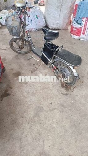 Xe Attila và xe đạp điện