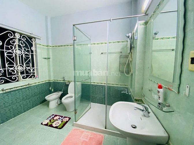 Cho thuê nhà nguyên căn Quận 1, Gần Chợ Bến Thành