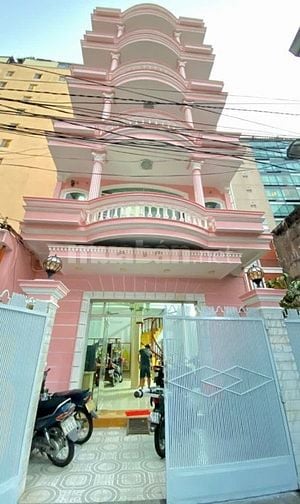 Cho thuê nhà nguyên căn Quận 1, Gần Chợ Bến Thành