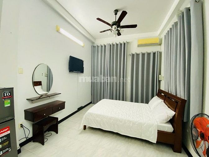 Cho thuê nhà nguyên căn Quận 1, Gần Chợ Bến Thành