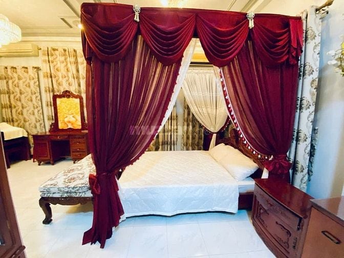 Cho thuê nhà nguyên căn Quận 1, Gần Chợ Bến Thành