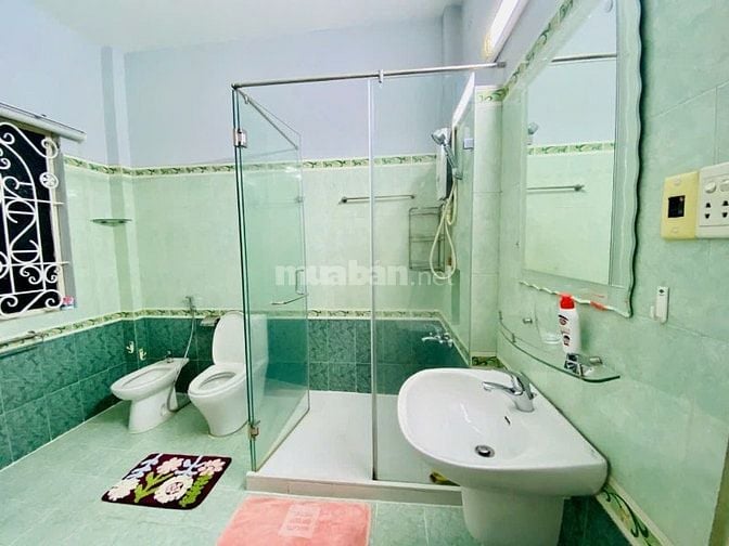 Cho thuê nhà nguyên căn Quận 1, Gần Chợ Bến Thành