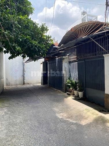 195m2! Chỉ 90tr/m2! Bán nhà ngang 10m HXH trục Nguyễn Thái Sơn, P3.