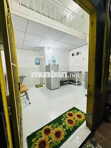 an ninh.ngay trệt,gác đúc cao,máy lạnh tủ lạnh,hem 886 xvnt chinh chu