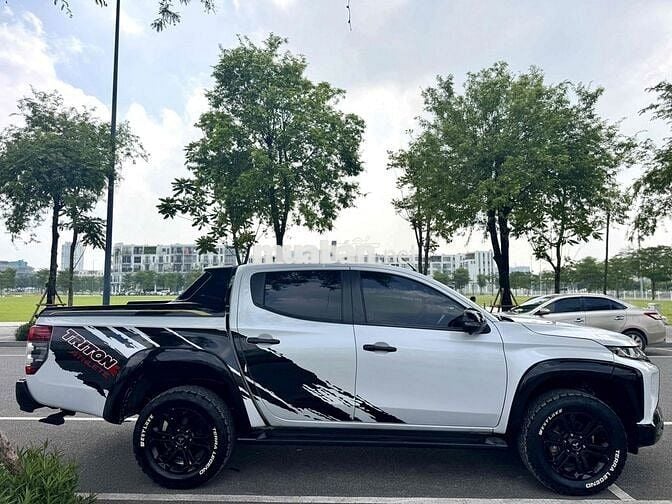 Mitsubishi Triton 4x4 Full Athlete 2021-2022