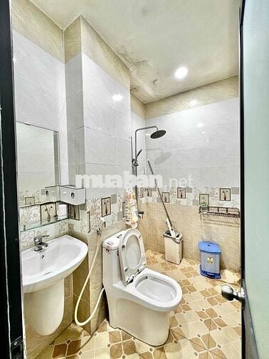 Cho Thuê Nhà Đẹp Full Nội Thất quận Bình Tân