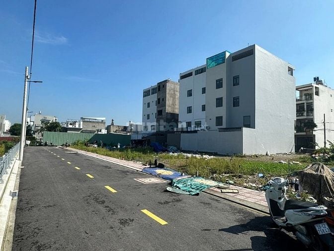 Đất thổ cư KDC đường nhựa 10 mặt tiền View Kênh - Giá Tốt 