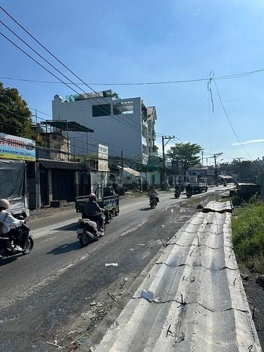 Đất thổ cư KDC đường nhựa 10 mặt tiền View Kênh - Giá Tốt 