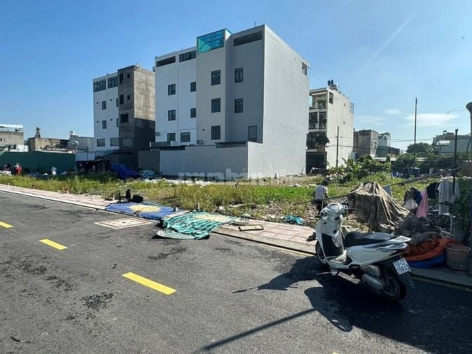 Đất thổ cư KDC đường nhựa 10 mặt tiền View Kênh - Giá Tốt 