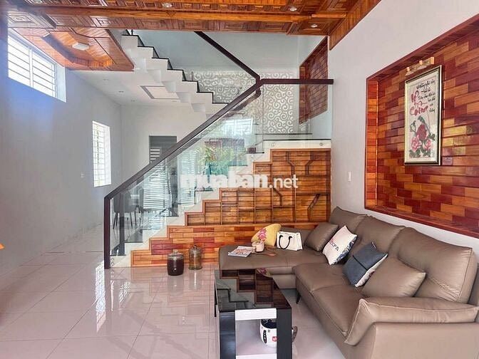 Nhà đẹp , sang trọng Kp5 Long Toàn , phường Bà Rịa , TpHCM