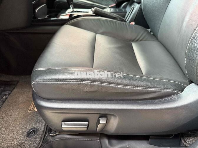 Toyota Fortuner 2024 2.4 AT 4x2 - 40000 km một chủ