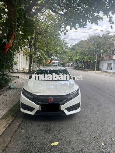 Honda Civic 2017 màu trắng, 170.000 km