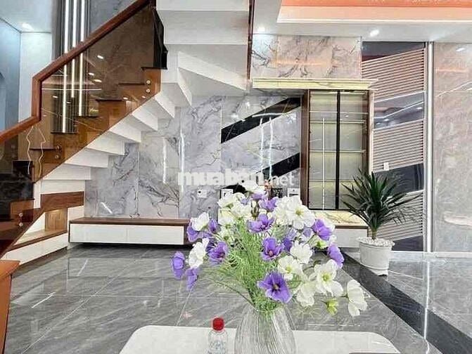 CHÍNH CHỦ CẦN TIỀN TRẢ NỢ GẤP CẦN RA CĂN NHÀ PHỐ LIỀN KỀ - GIÁ 4TỶ9