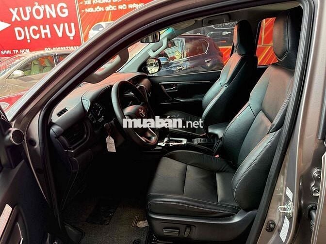 Toyota Fortuner 2024 2.4 AT 4x2 - 40000 km một chủ