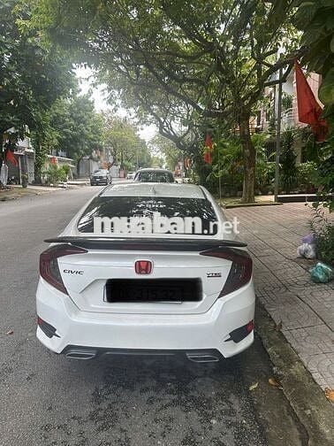 Honda Civic 2017 màu trắng, 170.000 km