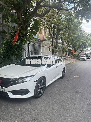Honda Civic 2017 màu trắng, 170.000 km