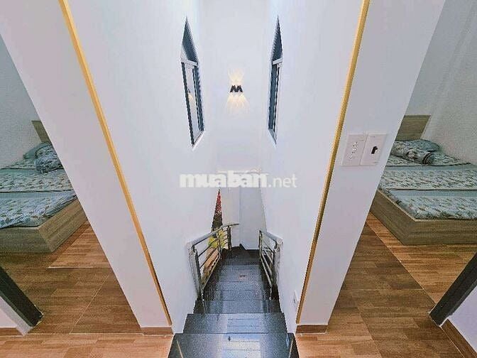 Nhà mặt tiền hẻm Nguyễn Văn Công, 28m, mới vào ở ngay