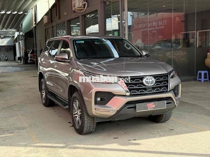 Toyota Fortuner 2024 2.4 AT 4x2 - 40000 km một chủ