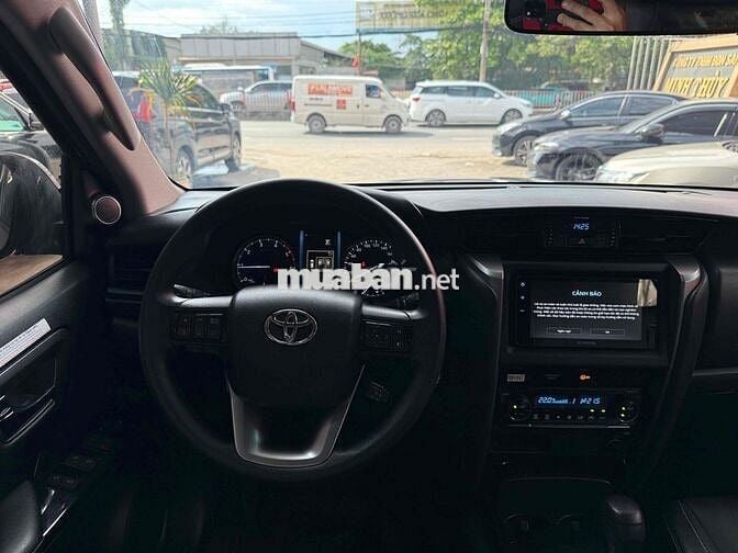 Toyota Fortuner 2024 2.4 AT 4x2 - 40000 km một chủ