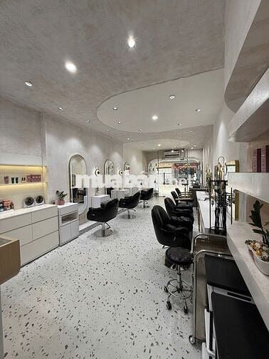 *** mặt tiền Cống Quỳnh; 88m2 đối diện đại học SKĐA trống suốt