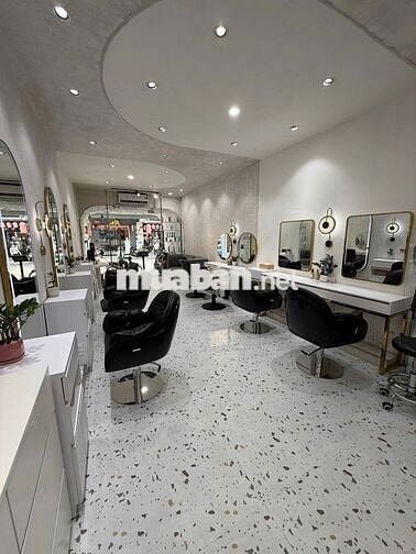 *** mặt tiền Cống Quỳnh; 88m2 đối diện đại học SKĐA trống suốt