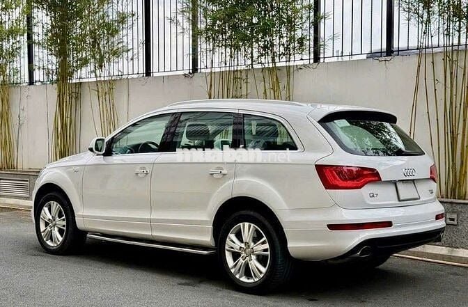 Audi Q7 exclusive sx2015 3.0 AT - odo 72000 km