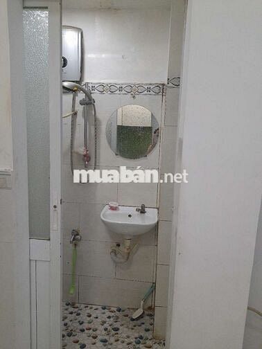 Nhà 2 tầng mới trung tâm Q1/furnished 2-Floor 2 BR house in center D1