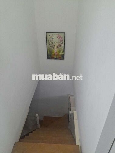 Nhà 2 tầng mới trung tâm Q1/furnished 2-Floor 2 BR house in center D1