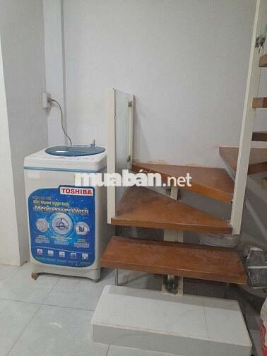 Nhà 2 tầng mới trung tâm Q1/furnished 2-Floor 2 BR house in center D1