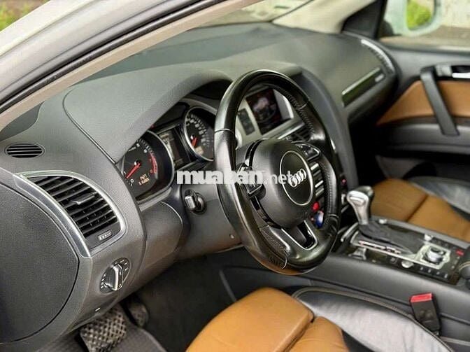 Audi Q7 exclusive sx2015 3.0 AT - odo 72000 km