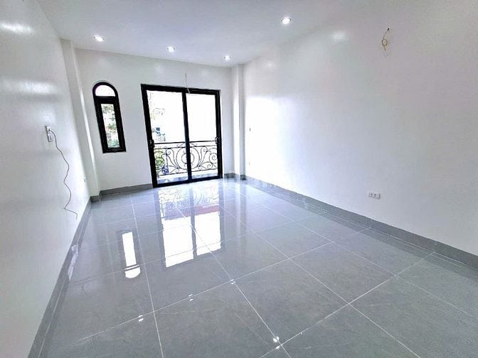 8,98 TỶ-36M2- LÔ GÓC-5 TẦNG MỚI THANG MÁY-Ô TÔ-KINH DOANH-VĨNH HƯNG-HM