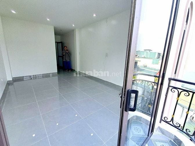 8,98 TỶ-36M2- LÔ GÓC-5 TẦNG MỚI THANG MÁY-Ô TÔ-KINH DOANH-VĨNH HƯNG-HM