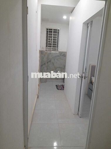 Nhà 2 tầng mới trung tâm Q1/furnished 2-Floor 2 BR house in center D1