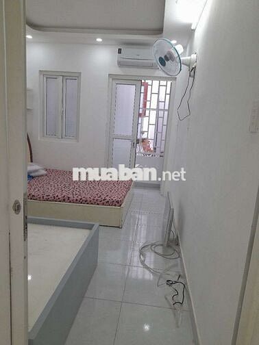 Nhà 2 tầng mới trung tâm Q1/furnished 2-Floor 2 BR house in center D1