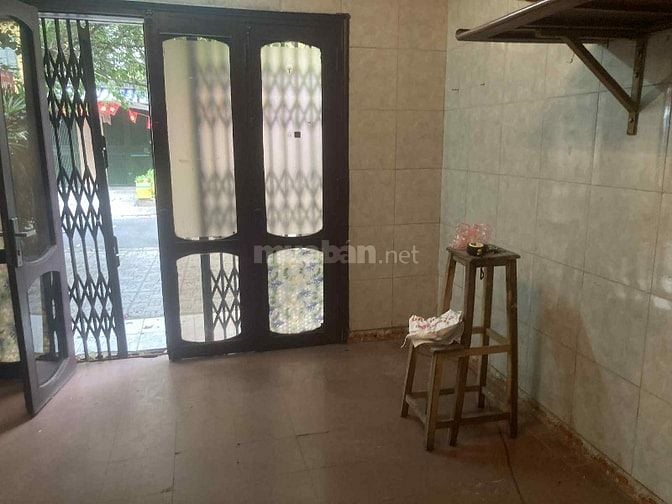 Chính chỉ bán nhà tập thể tầng 1 nhà C4 TT Quỳnh Mai