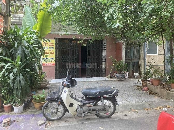 Chính chỉ bán nhà tập thể tầng 1 nhà C4 TT Quỳnh Mai